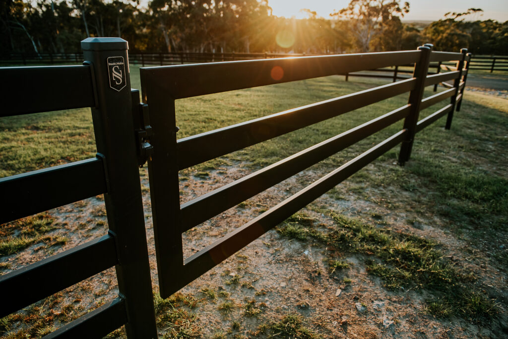 Horse gate