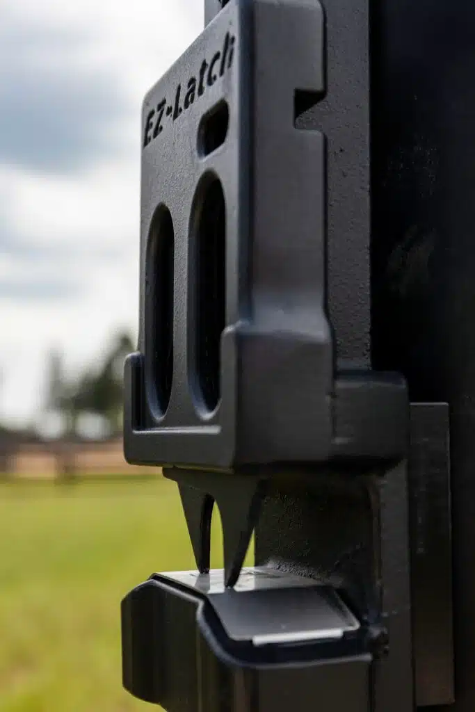 Stock and Noble Premium Steel Post and Rail Fencing, Black, Ezy Latch-3