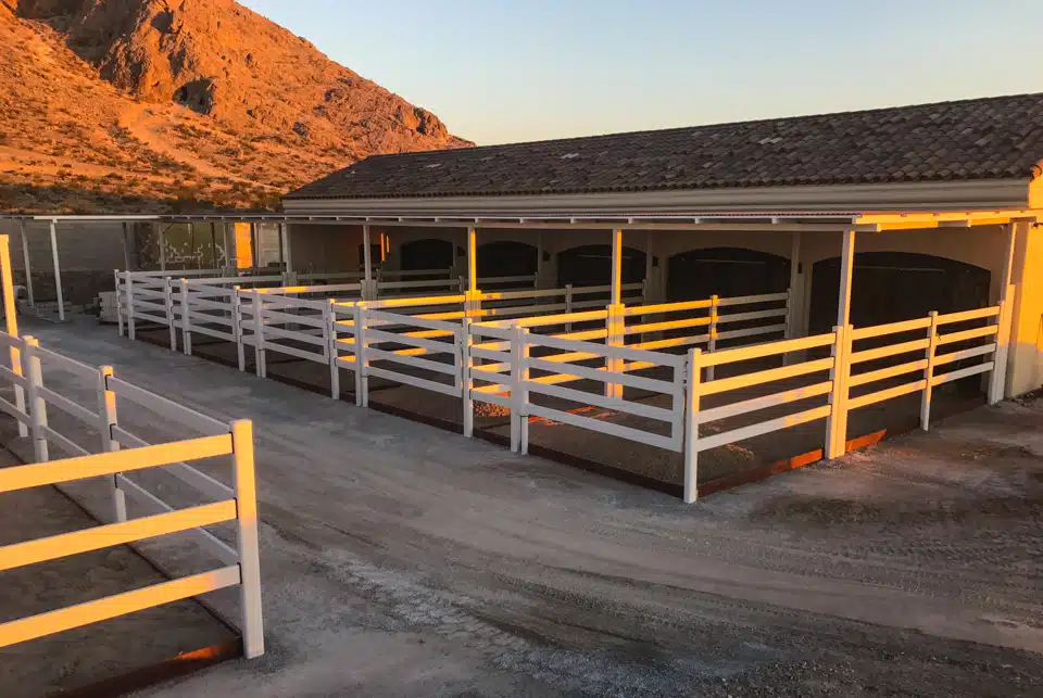 Day Yards - Site fencing Premium Steel Post and Rail Fencing - Stock And Noble