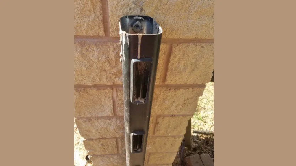 Pour concrete - fence install